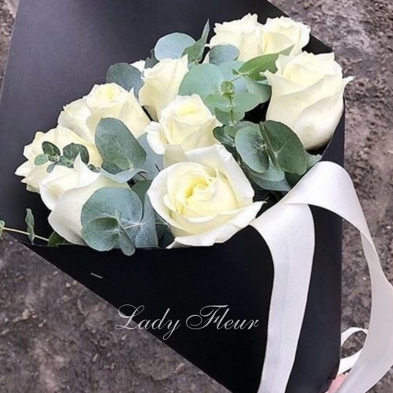 Букет белых роз «Восхищение»