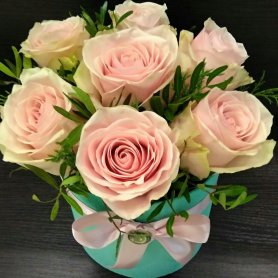 Коробочка с розами «Симфония» от интернет-магазина «Lady fleur 63» в Тольятти