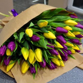Букет «25 тюльпанов» от интернет-магазина «Lady fleur 63» в Тольятти