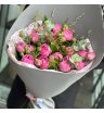 Букет из розовых кустовых роз «Баблс»