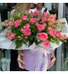 Композиция в коробке из кустовых роз «Охапка счастья»