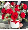 Композиция в коробке из французских роз «Впечатление»