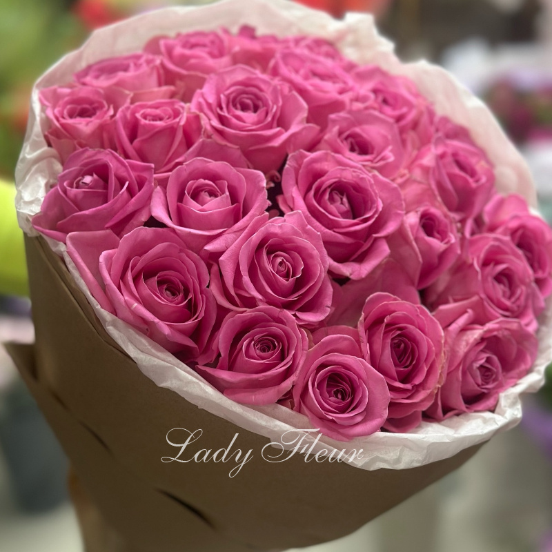букет из 25 розовых роз