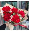 французские розы с белой альстромерией
